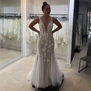 Elegant White Floral Lace Wedding Dress